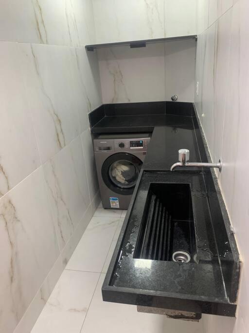 Confortavel E Perto Da Apartamento